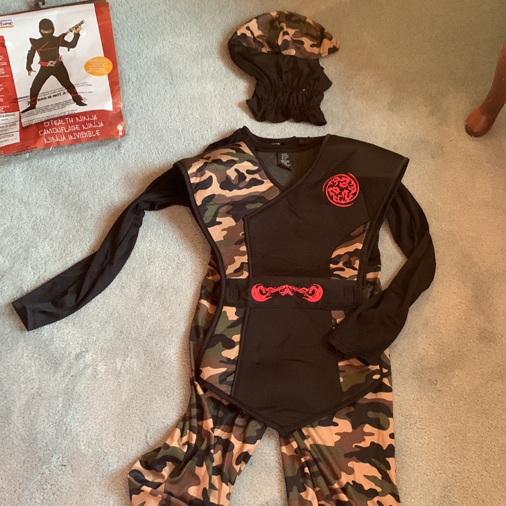 New Halloween 🎃 costume Ninjas 🥷 Boys Size 7-8